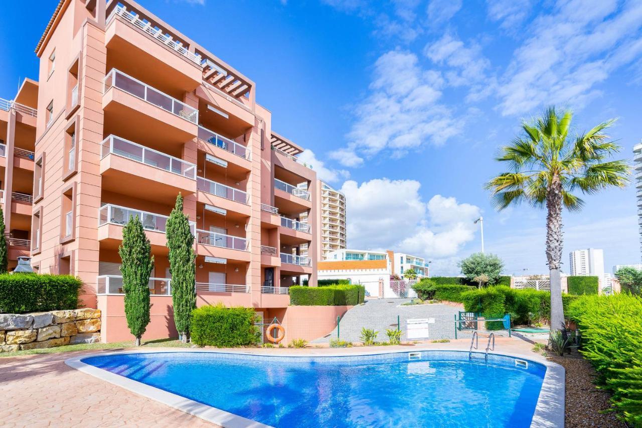 Litoral Mar Dream, 500 Mbs Free Wi-fi, Private Parking, Pool Apartment Portimão